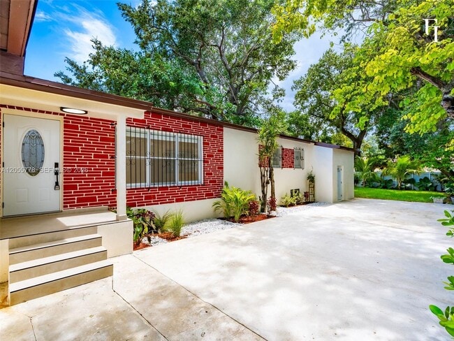 Building Photo - 3228 NW 11th Ave