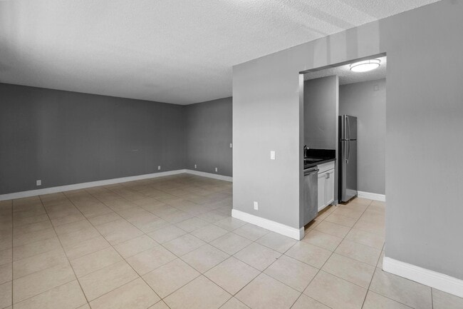Photo - 818 Meadows Cir