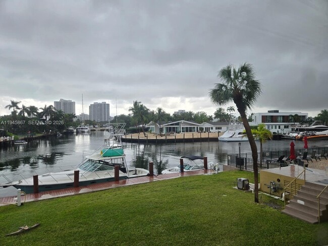 Building Photo - 301 Golden Isles Dr Unit 205