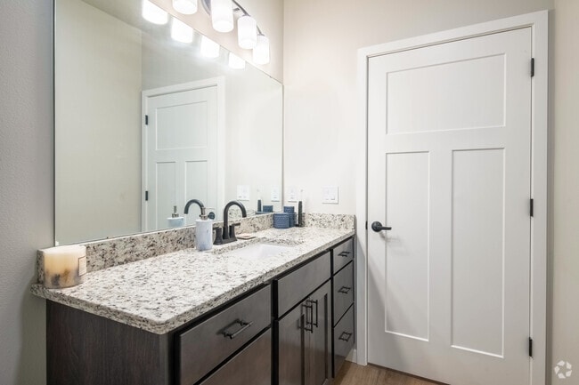 1BR, 1BA - 673SF