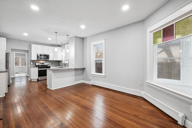 Photo - 1035 Bluff Ave E