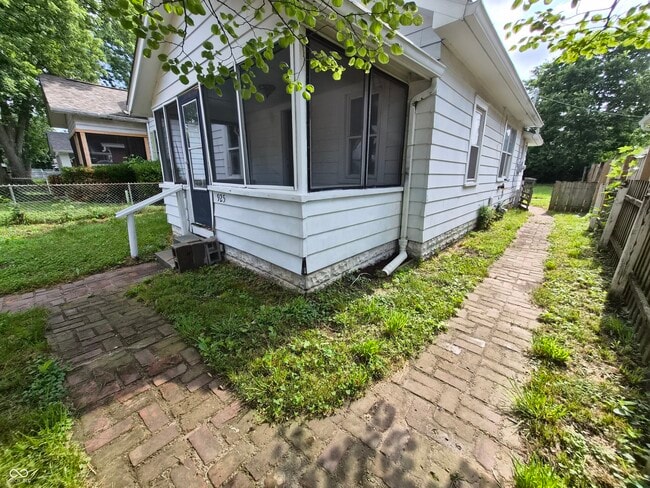 Photo - 925 N Somerset Ave
