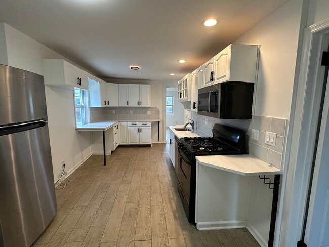 Foto principal - 94 Carlton Ave Unidad 2BR plus BONUSROOM