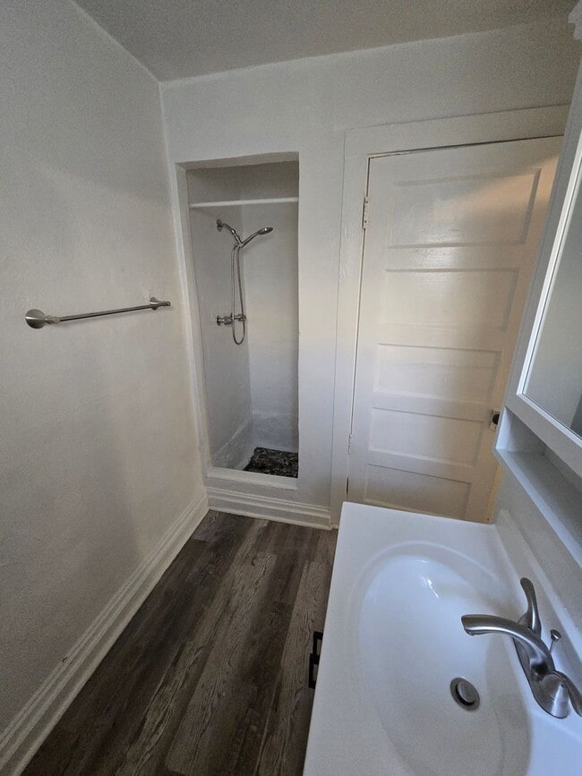 Photo - Downtown Studio Apartment