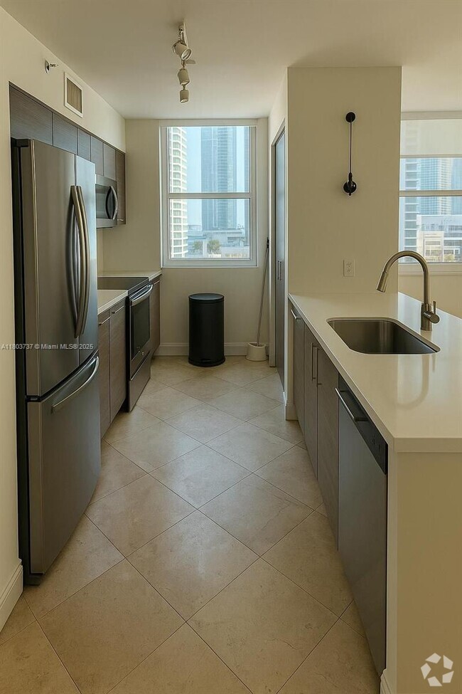 Building Photo - 1155 Brickell Bay Dr Unit 1101 Rental