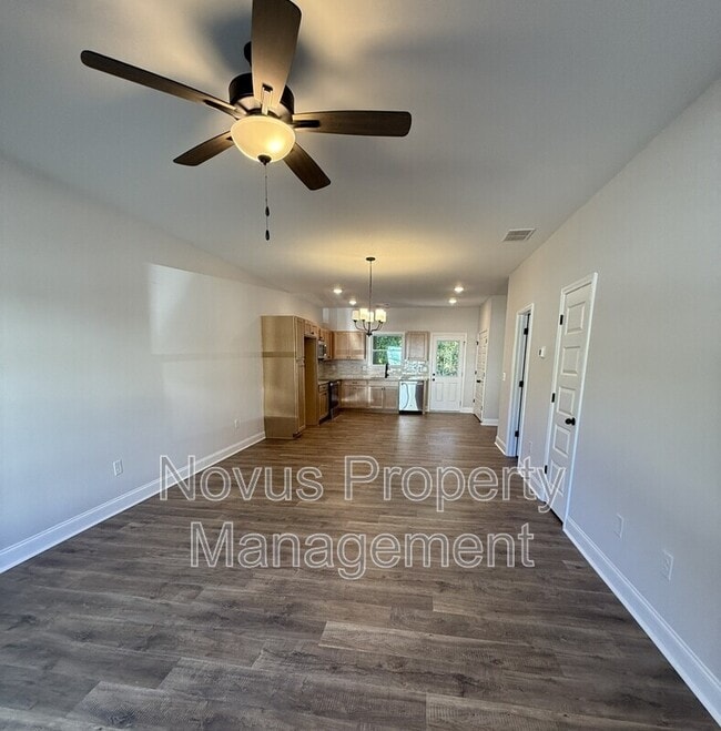 Photo - 108 Crestpoint Rd