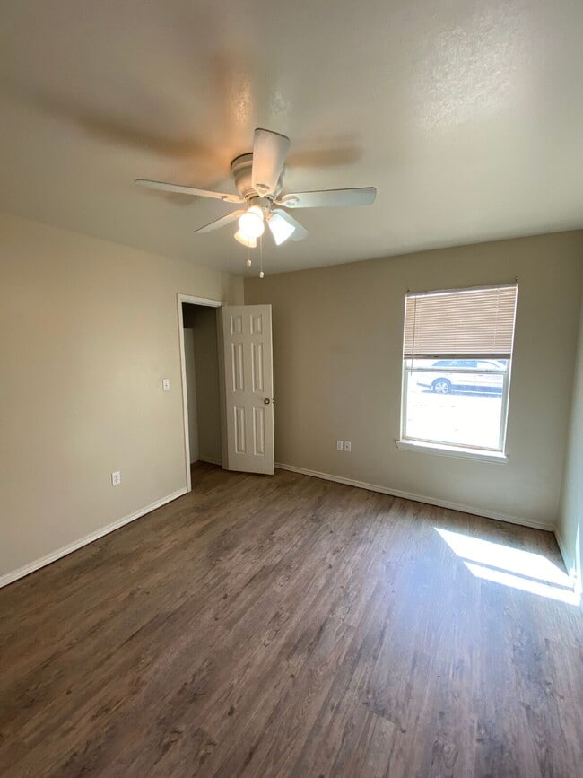 Photo - Pre-Leasing for Summer/Fall 2026 - 3/3/2 with easy access to the loop!