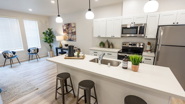 Photo - South Warner St Apts