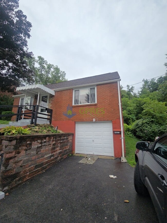 Photo - 1216 Universal Rd
