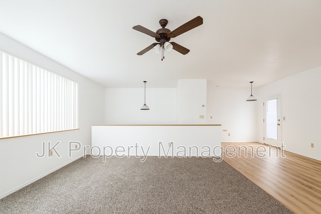 Photo - 819 6th Ave S