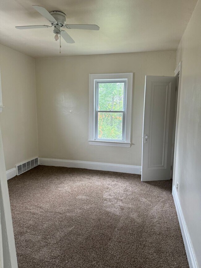 Photo - 4115 E 143rd St Unit UP