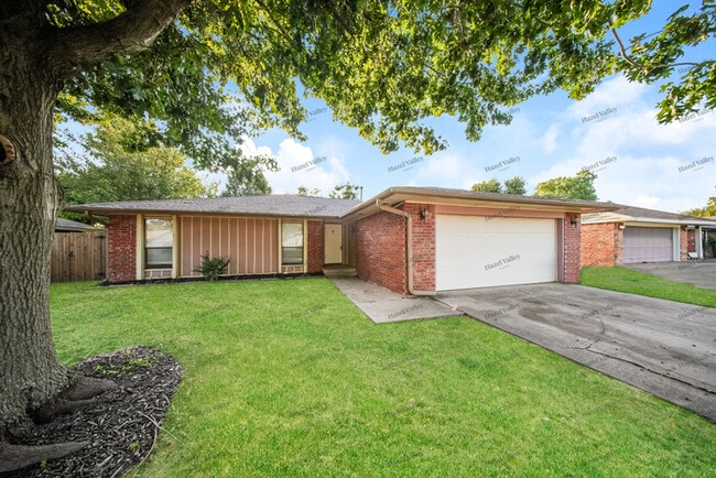 Building Photo - 813 N Briarcliff Dr Rental