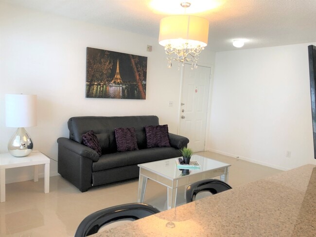 Living Room - 11582 Westwood Blvd Unit 1413