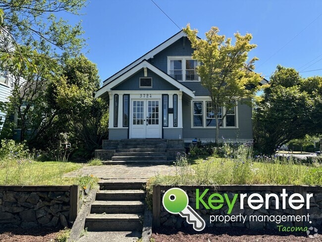 Building Photo - One of a Kind Craftsman House in Tacoma!