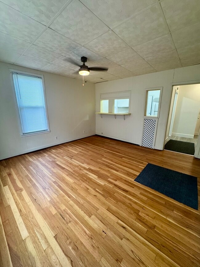Photo - 2415 7th Ave