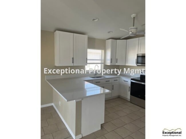 Photo - 2x2 Duplex with Garage! Available Now! Own...