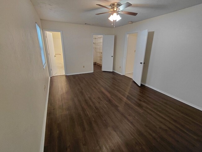 Photo - 3400 Whirlaway Trail