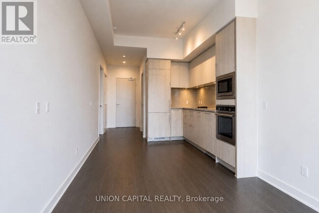 Photo - 115 Blue Jays Way Unit 4907