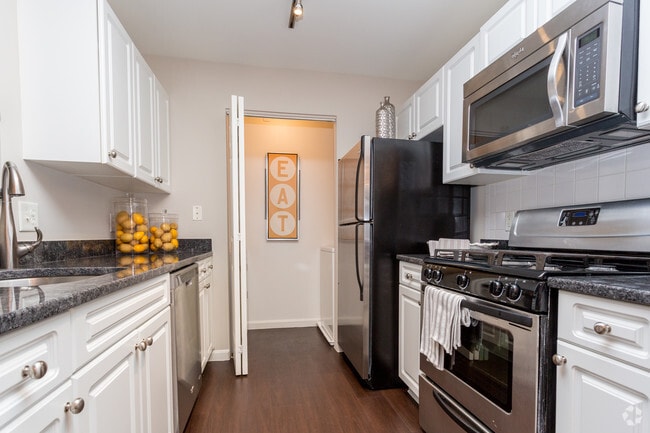 Interior Photo - Ellington Metro West Rental