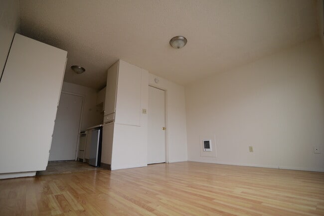 Melrose Court Apartments