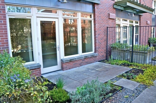 Photo - 1620 Belmont Ave