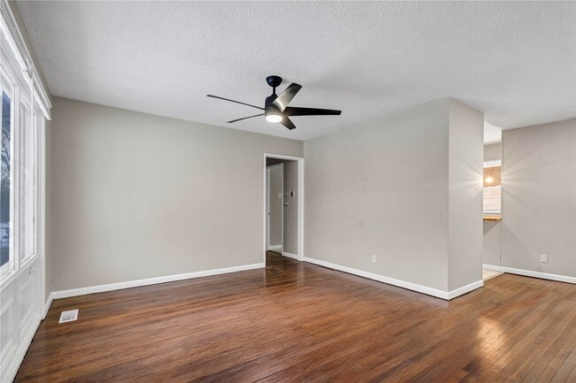 Photo - 9725 Medford Dr