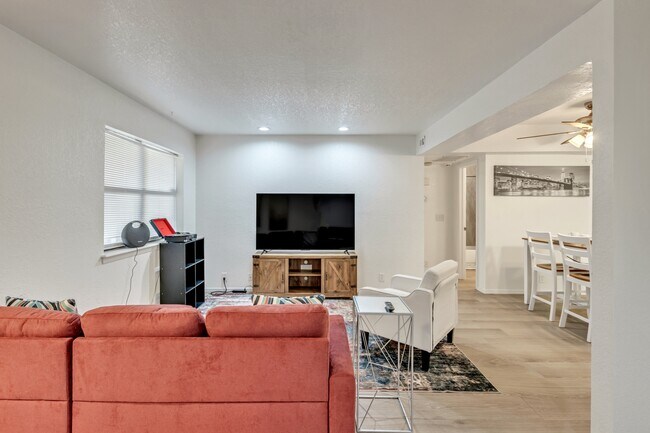 Photo - 11409 Springhollow Rd