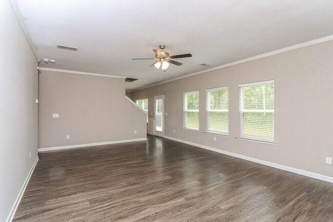 Photo - 634 Fieldcrest Dr