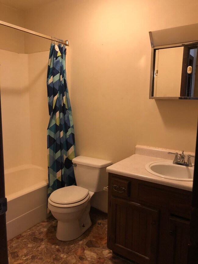 1003 Jackson Ave Unit A