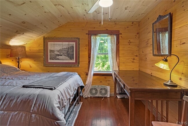 Photo - 1818 Benson Rd