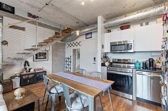 Photo - 690 SW 1st Ct