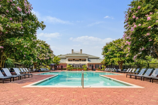 Pool - Halstead Centreville Apartments