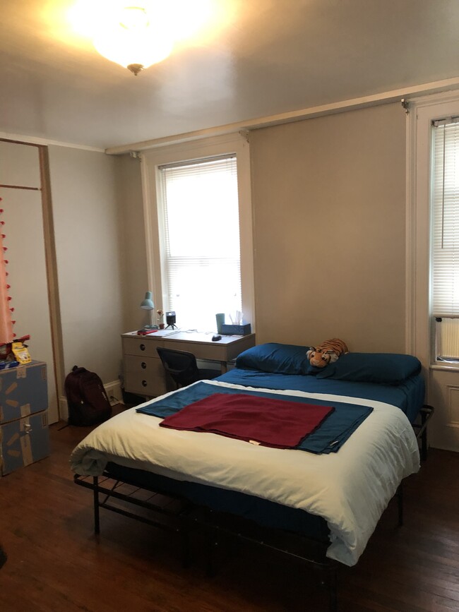 Building Photo - 401 W Green St Rental