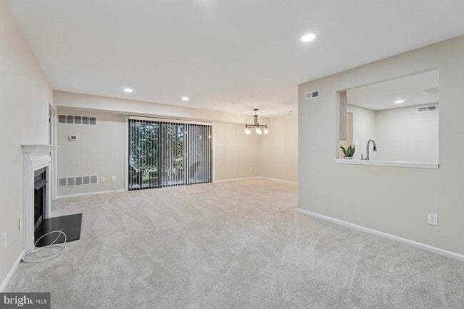 Building Photo - 204 Mountainview Dr Unit 204