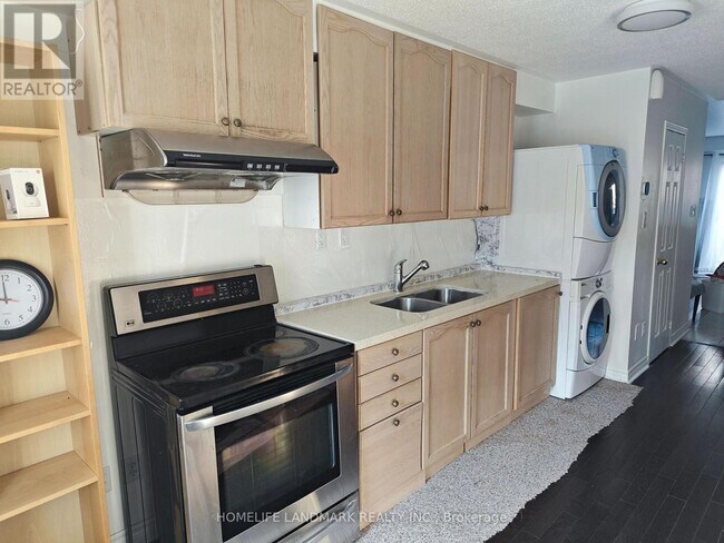 Photo - 47 Waterton Crescent