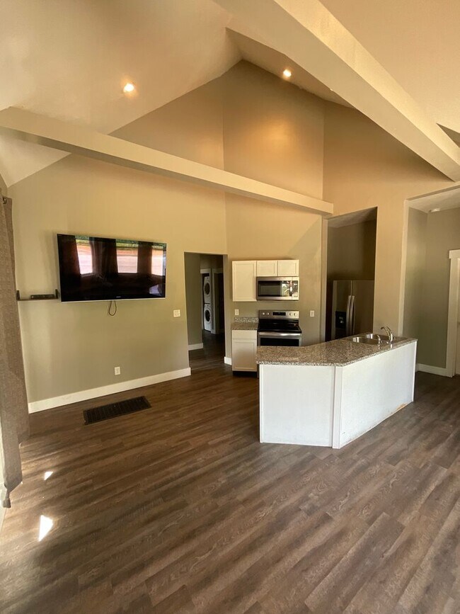 Photo - 317 N Dunn St Unidad 317 N. Dunn St