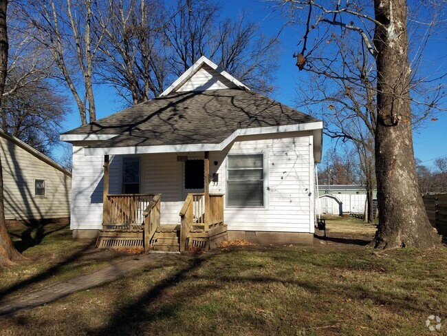 Building Photo - PRE-LEASING Available June 1, 2025. Proper... Rental