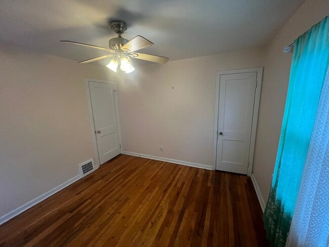 Photo - 1207 Churchill Rd