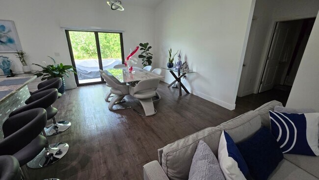 Photo - 9052 W Broad Cir