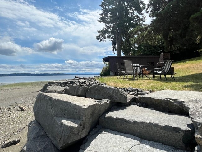 Photo - 7620 Andrews Beach Rd NE
