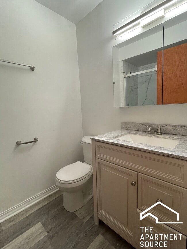 Photo - 1844 W Henderson St