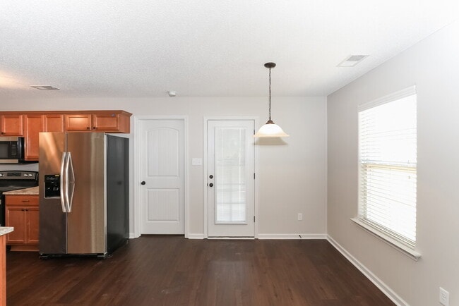 Photo - 9456 Darren Cir S