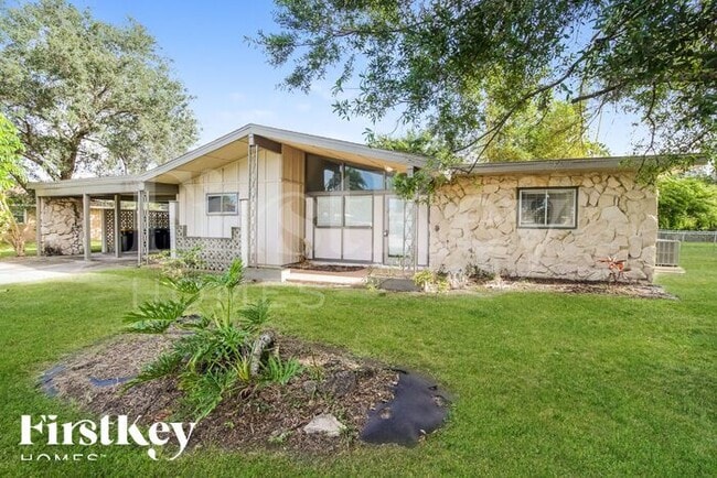 Photo - 2749 Elm Dr NE