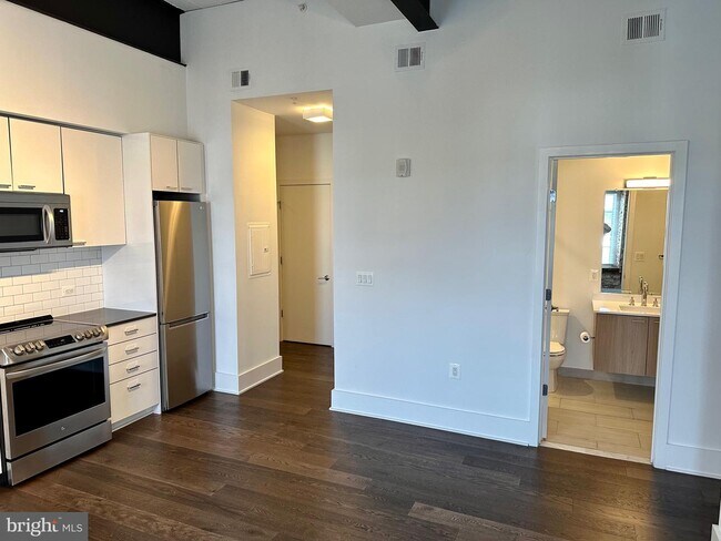 Photo - 515 N Washington St Unit 301