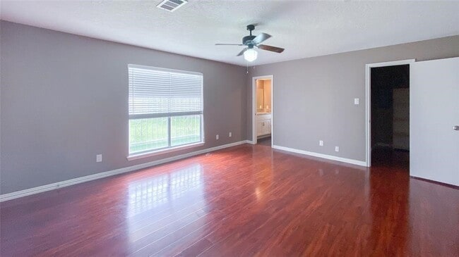 Building Photo - 9619 Sharpcrest St