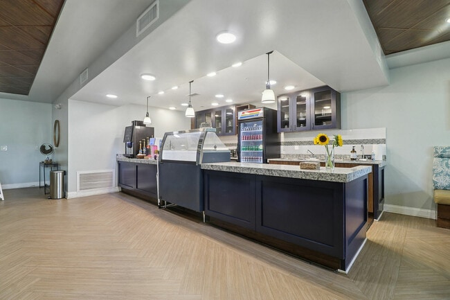 Cafetería abierta las 24 horas - Inspire Sandhill - 55+ Active Adult Community