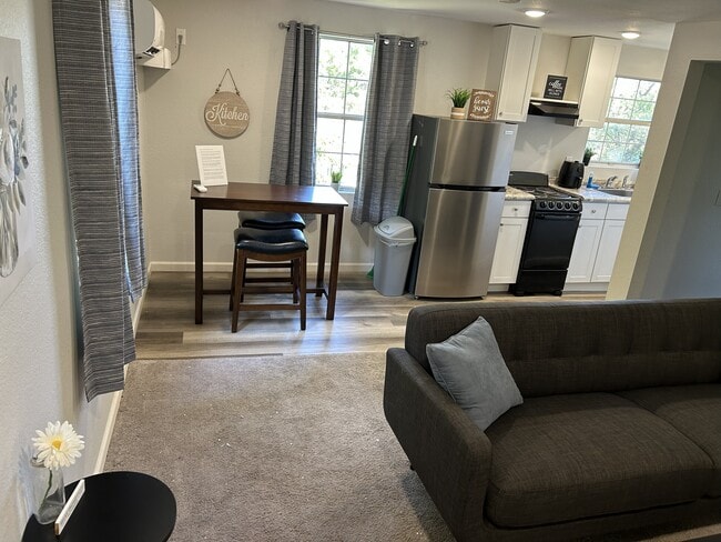 Building Photo - Laurel Lane Unit 104