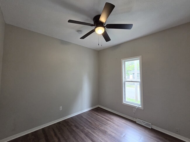 Photo - 147 Indiana Ave SW