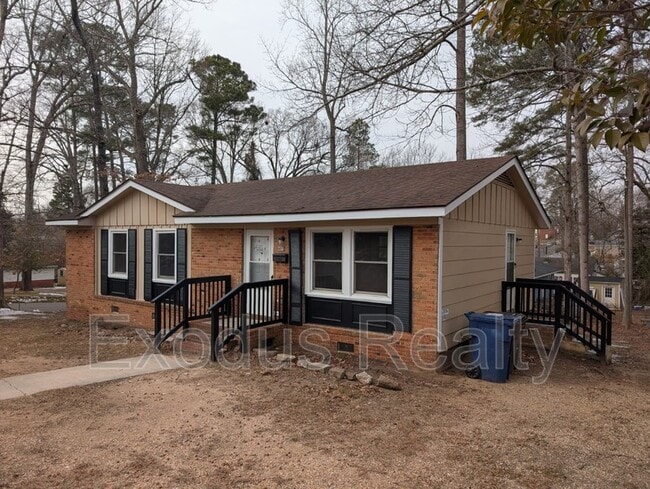 Photo - 401 Hickory Ave