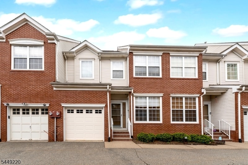 Photo - 72 Albert Ct